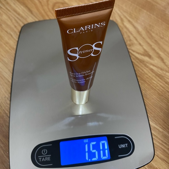 Clarins SOS Face Primer #07 Mocha: Enhances Deep Skin Tones - Size 30mL / 1 Oz. - Picture 4 of 7